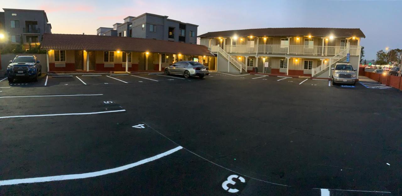Escondido Inn Kültér fotó