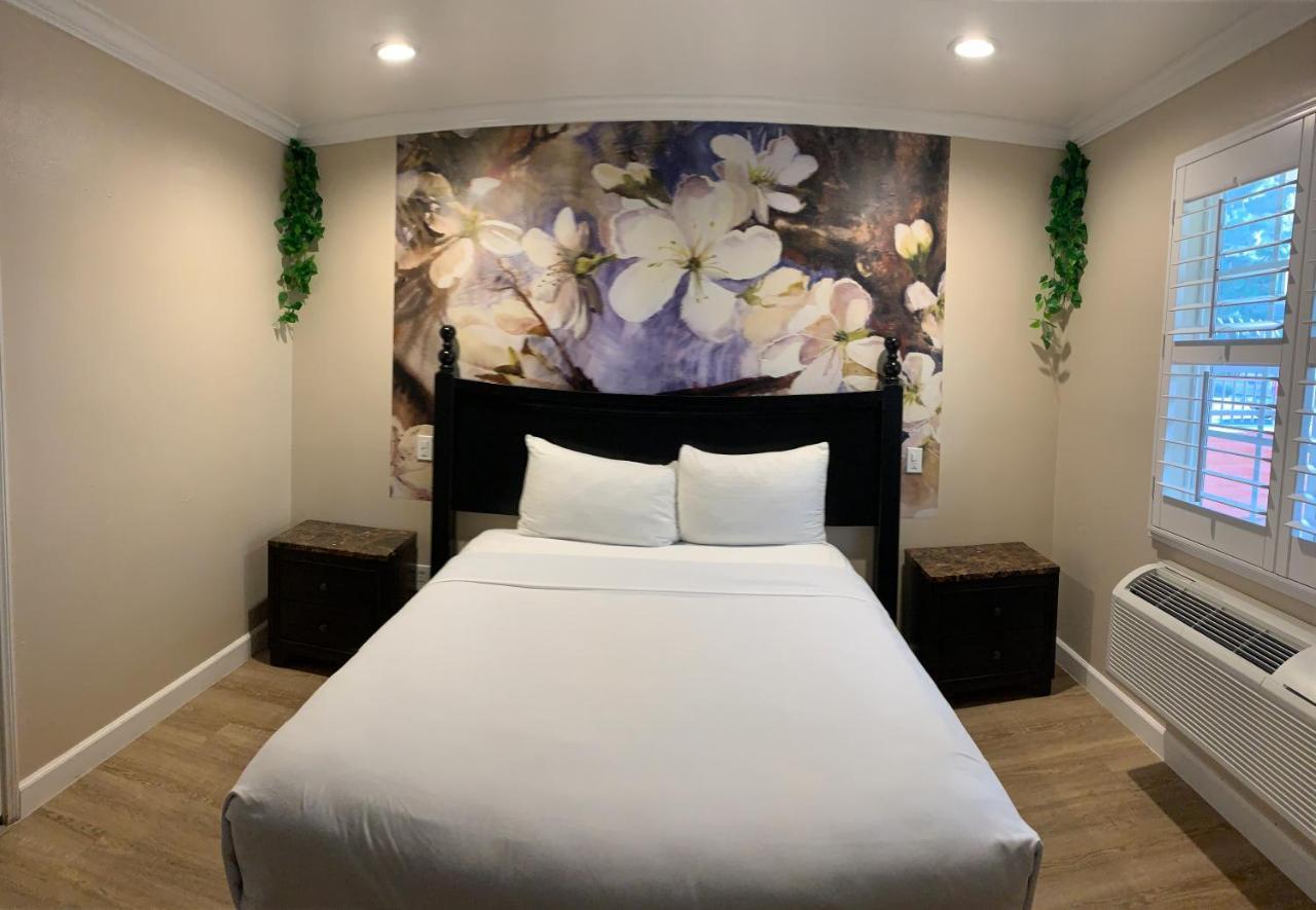 Escondido Inn Kültér fotó